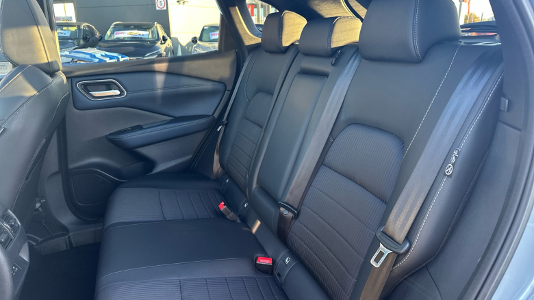 Nissan Qashqai 1.3 DiG-T MH Tekna 5dr Petrol Hatchback